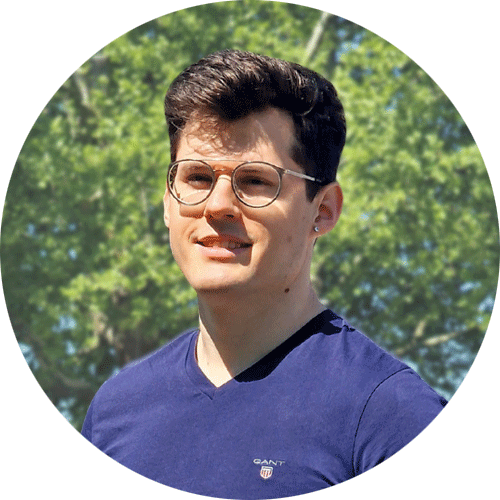 Author portrait of Valentin Mende, bandoneon player & writer at Bandovalo